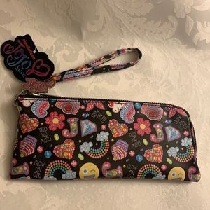 Jojo Siwa clucht wallet